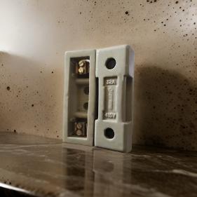 32A Procelain Kit-Kat Fuse
