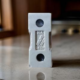 16A Procelain Kit-Kat Fuse